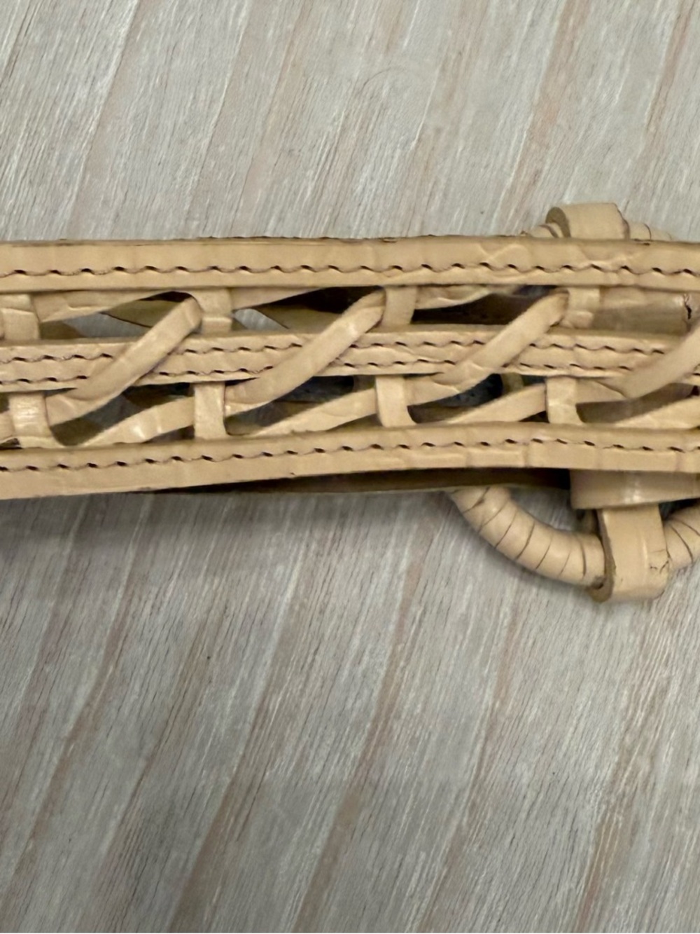 Woven Round-Buckle Women's Belt in Beige - Picture 3 of 4